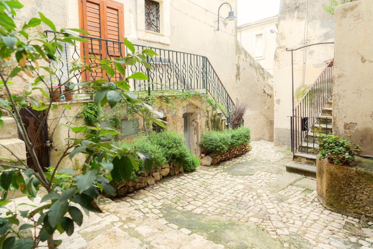 Dammusi Beneventano Apartment Scicli Exterior photo